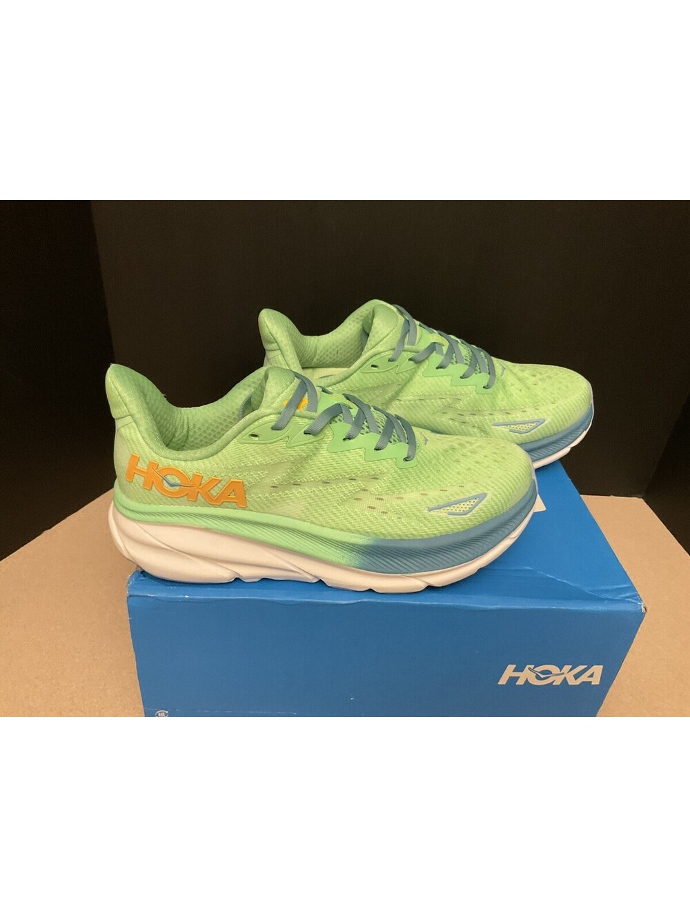 New! Mens Hoka One One Clifton 9 Wide Zest Lime Glow Shoes. Size 9.5-2E. Nice